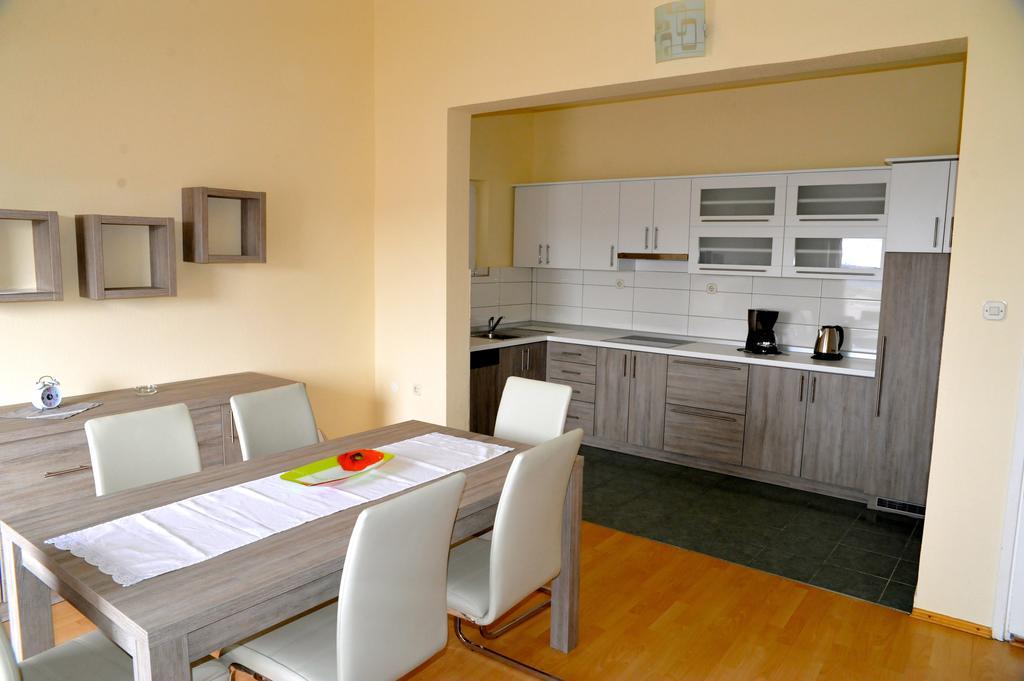 Apartment Stare Brajde