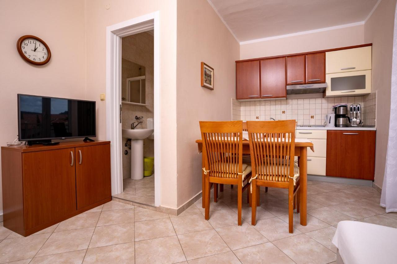 Stare Brajde Apartment Lopar